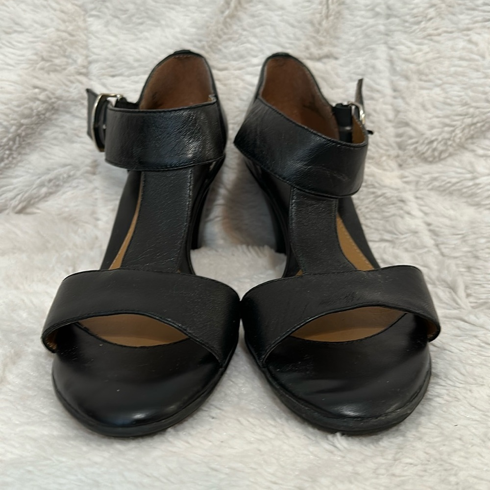 Women’s Softshoe by Medicus Black Leather T-Strap 8M